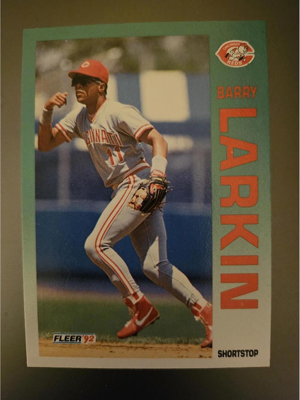 1992 Fleer #411 Barry Larkin - HOF - Cincinnati Reds Baseball Card